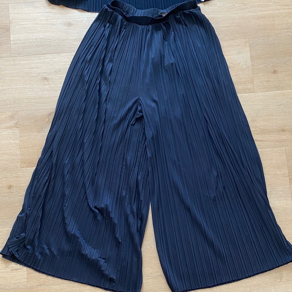 Weekend Max Mara Navy Wide Leg Pleated Pants